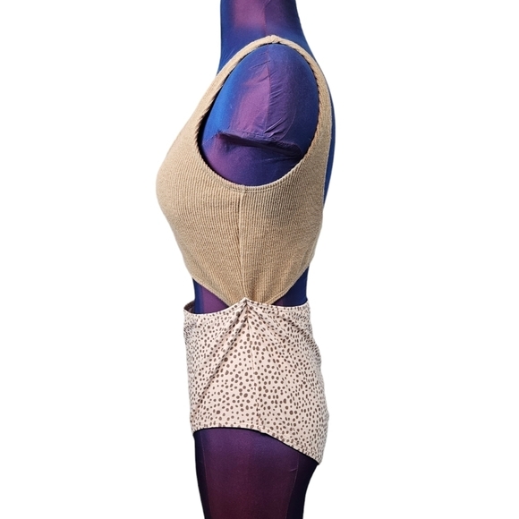 Unbranded Neutral Cut Out One Piece Swim Suit Bathing Suit Size Medium Women Q15 - Picture 4 of 9